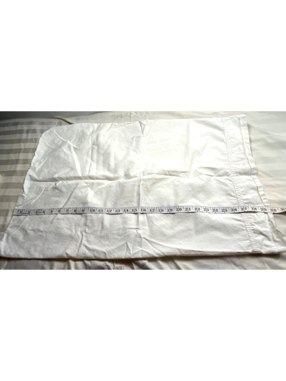 3-Piece White Cotton Pillowcase Set 21"x30 91c - Picture 2 of 4